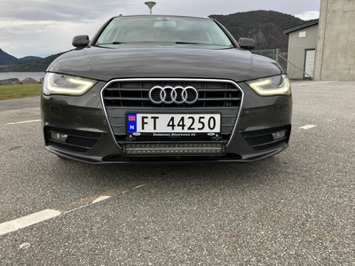 Audi A4 143hk/ EU 09.25/ Alcantara/Webasto/Cruise/Hengerfeste