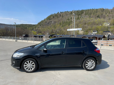 Toyota Auris AURIS 1.8-99