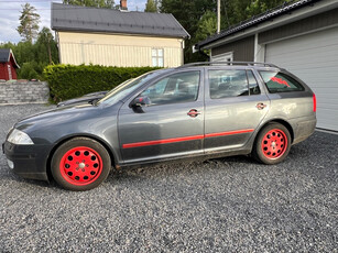 Skoda Octavia 1,9tdi DSG.