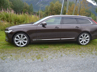 Volvo V90 D3-AWD*ACC*PANORAMA*HUD*KEYLESS*KROK++