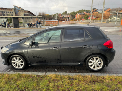 Toyota Auris AURIS 2.2-177 D