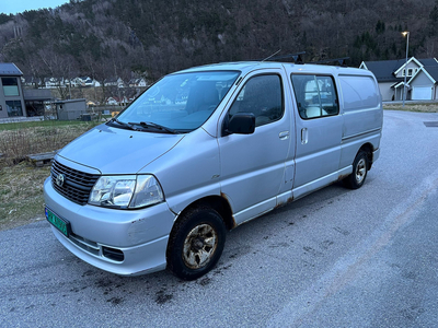 Toyota HiAce HIACE 2.5-117 D 4WD