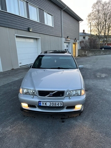 Volvo V70 V70 R AWD