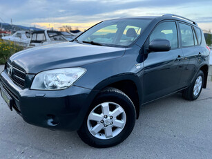 Toyota RAV4 FIN 2.2D-4D 136HK 4WD, 2 ÅR EU GODKJENT