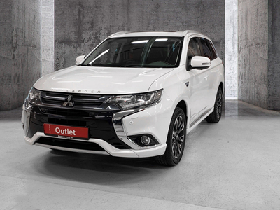 Mitsubishi Outlander Instyle+ 2,0 202hk /OUTLET/ 360 / SOLTAK / SKINN /