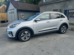 Kia E-Niro 64kWh EXCLUSIVE SKINN EL.SETER ACC TOPPMODELL VELHOLDT+