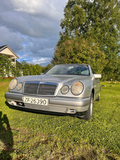 Mercedes-Benz E-Klasse E 230 2.3-150