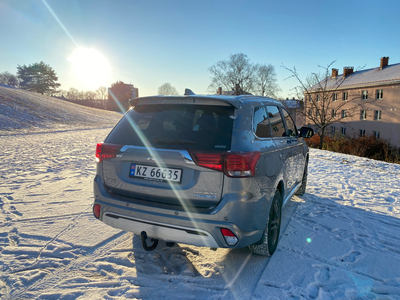 Mitsubishi Outlander Instyle+ 2,4 224hk, HELT NYE BREMSER,