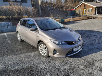 Toyota Auris AURIS 1.8-99