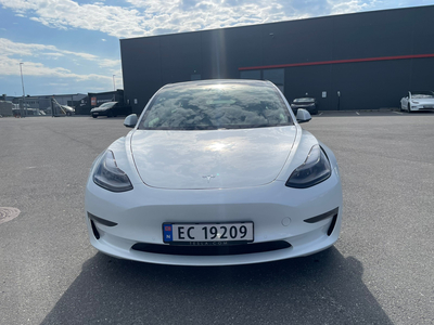 Tesla Model 3 Performance AWD