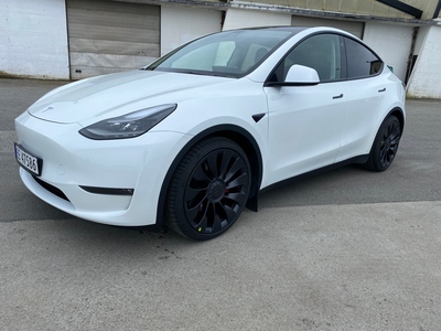 Tesla Model Y Performance. Hengerfeste, 21