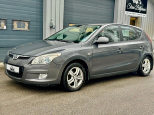 Hyundai i30 I30 1.6-114D HK / Pano/Navi/ Delskinn/ H.Fest++