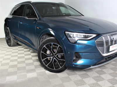 2019 Audi e-tron 55 Exclusive NightVision/B&O/Head-up/Matrix/360-kamera/Krok/El.memo++