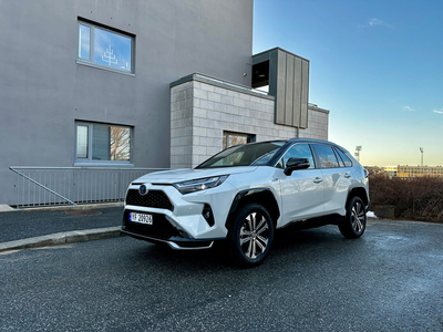 Toyota RAV4 PHEV AWD-Executive Bitone hybrid - 75km el. rekkevidde