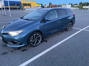 Toyota Auris AURIS 1.8-99 HYBRID STYLE TOURING SPORTS