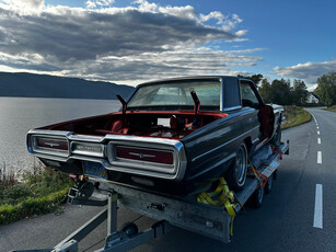 Ford Thunderbird 2dr Hardtop Coupe