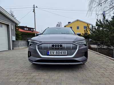 Audi e-tron 55, matrix, keyless, 360 cam, krok, head up, fast track