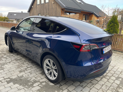 Tesla Model Y Standard Range RWD