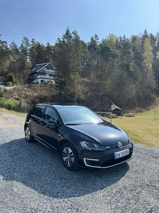 Volkswagen Golf E-GOLF-KEYLESS-SKINN-NYE SOMMERDEKK