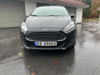 Ford Fiesta 1,0T 100hk Titanium/ Aut.Gir/Garanti forsikring 2 år!