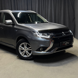 Mitsubishi Outlander PHEV Intense+ 2,0 202HK 4x4/Cruise/Rockford/R.kam/BT+++