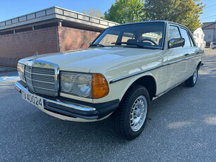 Mercedes-Benz E-Klasse DIESEL 300 D