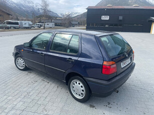 Volkswagen Golf GOLF 1.8-0