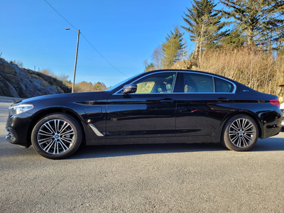 BMW 5-serie 530e iPerformance Sportline Soltak,Skinn.360 Se Prisen