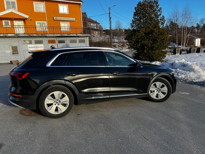 Audi e-tron E-tron 55 -Se utstyr! Head up, B&O, Matrix, ad cruise++