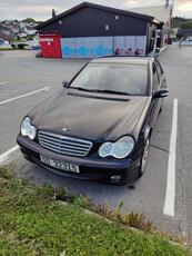 Mercedes-Benz C-Klasse 200 1.8-143