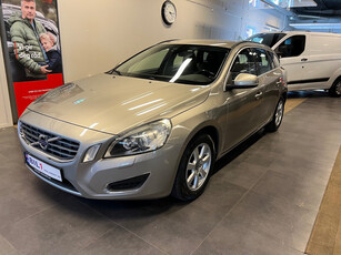 Volvo V60 D2 114 HK / SKINN/KROK/DAB/ NYSERVET/12 MND GARANTI