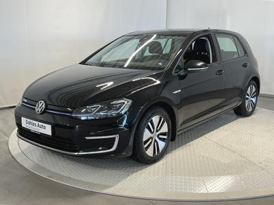 2018 Volkswagen e-Golf E-golf 136 hk. ACC/Skinn/V-pumpe/Carplay/Led/Dab+