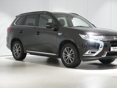 2019 Mitsubishi Outlander PHEV S Edition 2,4 224hk ACC,Rattvarme,360,Soltak,Skinn