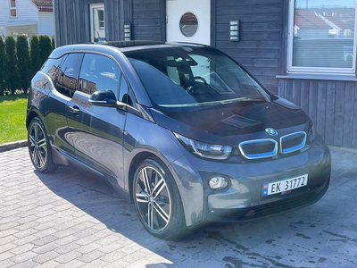 BMW i3 Fully Charge,navi, skinn, soltak, Harman Kardon