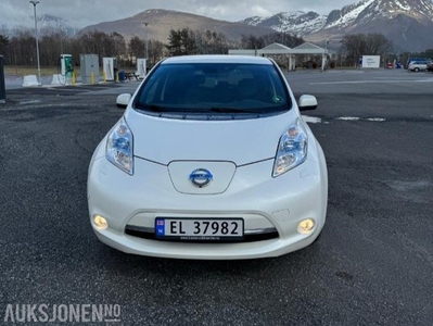 Nissan Leaf Tekna 157.830km EU OK 03.2026 360 KAMERA BOSE SKINN RYG