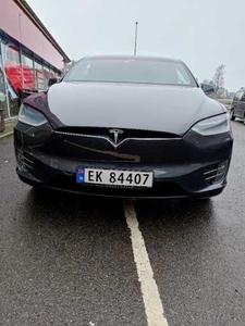 Tesla Model X 75D 4WD 5-s