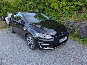 Volkswagen Golf E-GOLF, 136 HK, 300 km (NEDC), 231 km (WLTP), 35,8 kWt