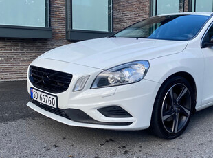 Volvo V60 D2 R-design automat / skinn / navi /Norsk bil/LAV KM