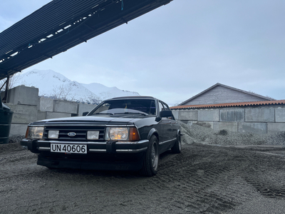 Ford Granada 2,8 ghia i / Godkjent med EFI innsprut / Godkjent senka