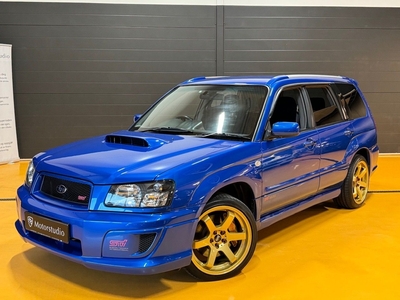 Subaru Forester STI Unik bil med rette fargekombinasjon