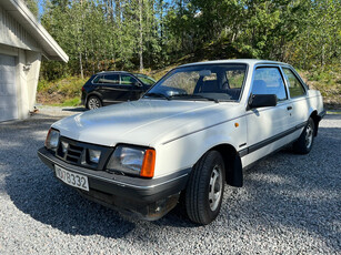 Opel Ascona ASCONA 1.6 S LUXUS