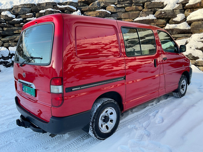 Toyota HiAce Kort 4WD,Innredning,P-Sensorer,TECTYL FRA NY,En eier