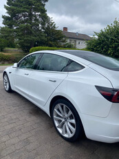 Tesla Model 3 Long Range, AWD, Premium, Autopilot, 2-Eiere, DAB+