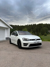 Volkswagen Golf GOLF R 2.0-300 4MOTION