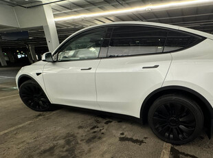 Tesla Model Y LR/HW4/SPOILER/2SettHjul/KROK/565KM/4X4/Hviteseter