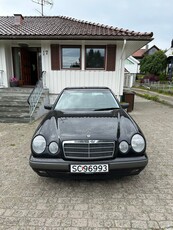 Mercedes-Benz E-Klasse E 240 2.4-170