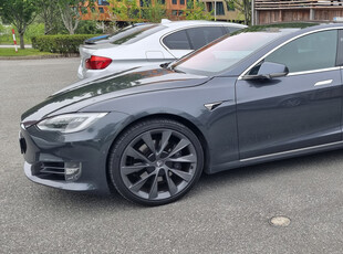 Tesla Model S 75D AWD