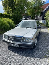 Mercedes-Benz 190 190 E 1.8 1.8-109