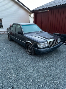 Mercedes-Benz E-Klasse 300 E 3.0-179