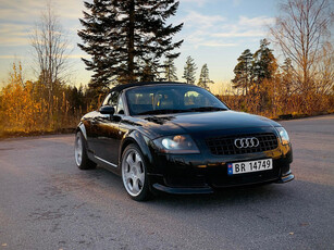 Audi TT Roadster 1.8-224 QUATTRO / Lav km.stand / Velholdt